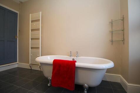 Roll top bath