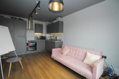 Lounge / Kitchen