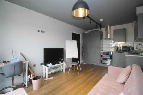 Lounge / Kitchen
