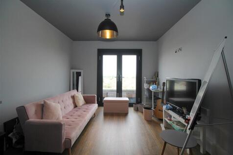 Lounge / Kitchen