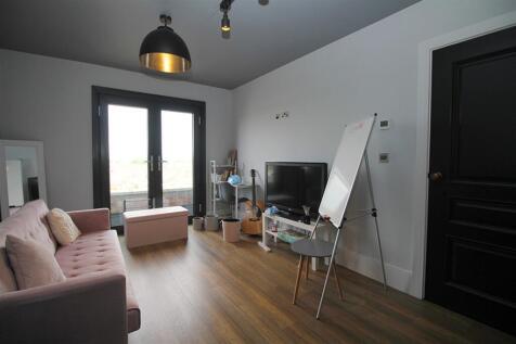 Lounge / Kitchen