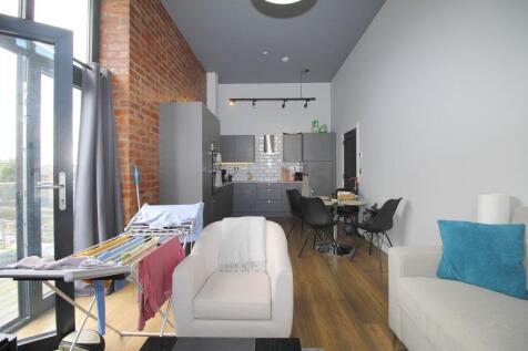 Lounge / Kitchen