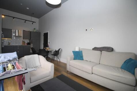 Lounge / Kitchen