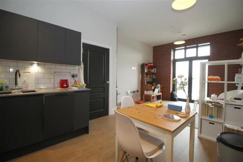 Lounge / Kitchen