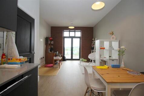 Lounge / Kitchen