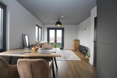 Lounge / Kitchen