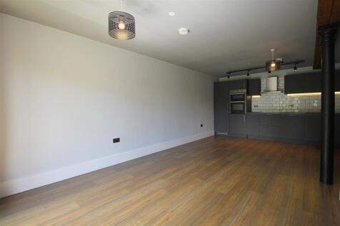 Lounge / Kitchen