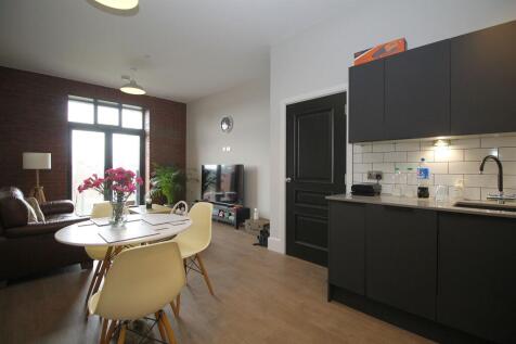 Lounge / Kitchen