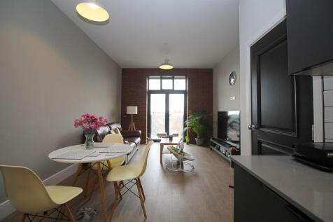 Lounge / Kitchen