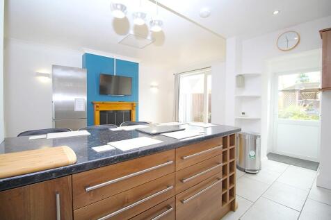 Breakfast area throu