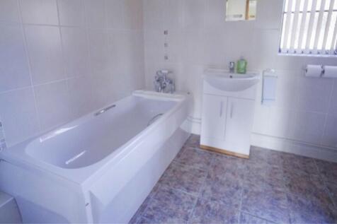 G/floor bathroo