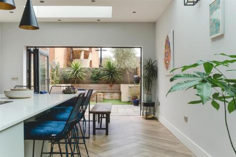 Roding Road-3.jpg