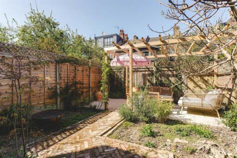 Mildenhall Road-10.jpg