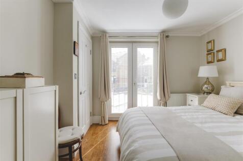 Buckingham Mews-2.jpg