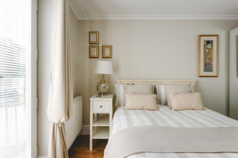 Buckingham Mews-1.jpg
