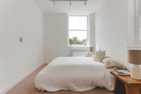 Clissold Crescent-4.jpg