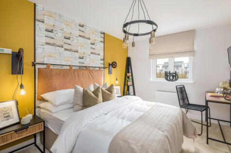 bedroom in 4 bedroom home