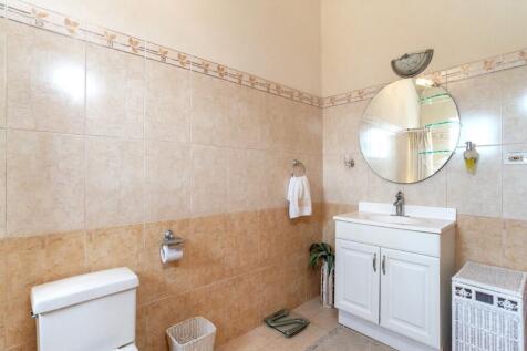 En Suite Bathroom