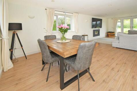 Open Plan Living / Dining
