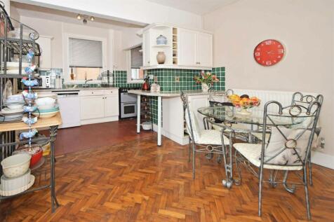 Kitchen / Breakfast Room