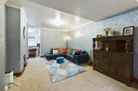 Living Room / Dining Room