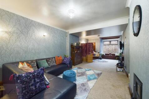 Living Room / Dining Room