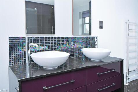 Master En-Suite