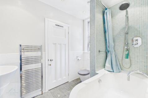 Jack &amp; Jill Bathroom