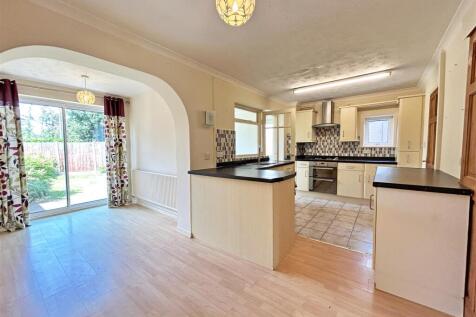 Kitchen / Dining