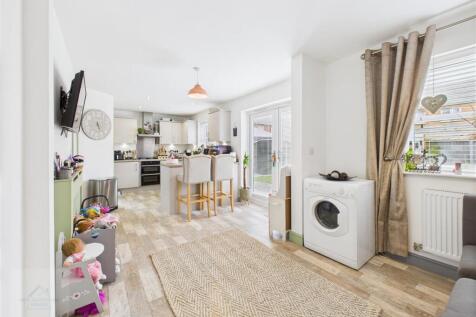 Open Plan Kitchen / Dining