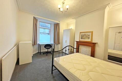 Bedroom Three / Reception Room