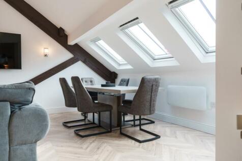 Living area-3.jpg