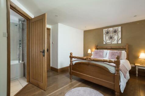 Greatwood Cottage-29_LowRes.jpg