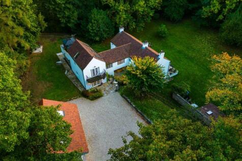 greatwood cottage-front image 1.jpg