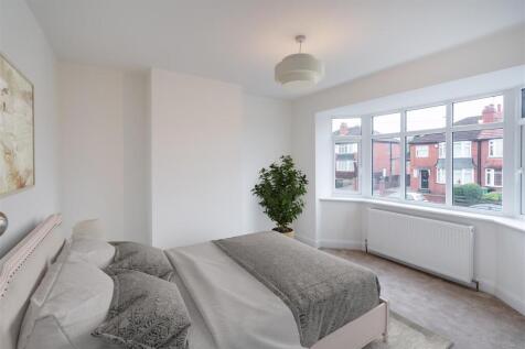Bedroom 1.jpg