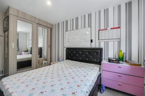 50 Fox hollow bedroom 4.jpg