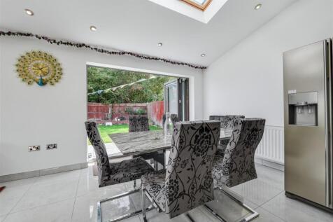 50 Fox Hollow Dining room 2.jpg