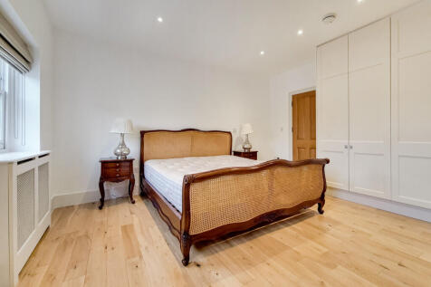 4_Main Bedroom-0