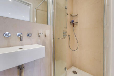 5_Main Ensuite-0 ...