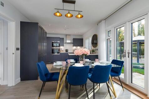 Open plan kitchen/dining area