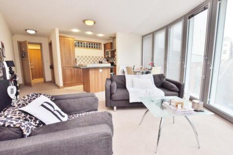Living Room (Main)