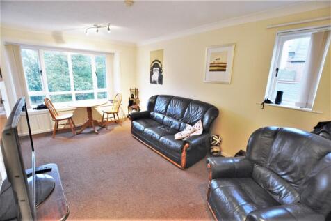 Living Room (Main)