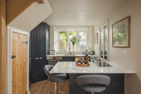 HiRes_PostBoxCottage-2.jpg