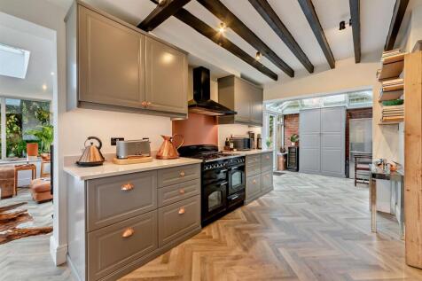 8625900-interior16-800.jpg
