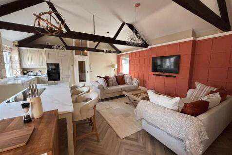 living area 4.jpg