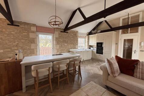 living area 2.jpg