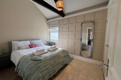 bedroom 4.jpg