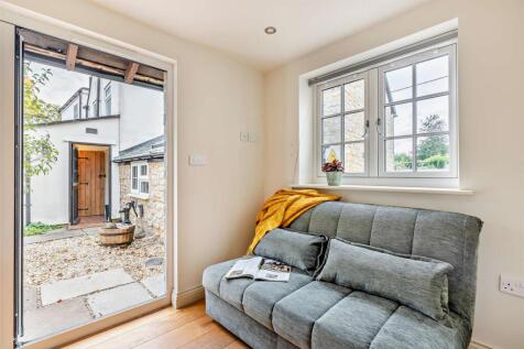 0021 8534622-interior32-800.jpg