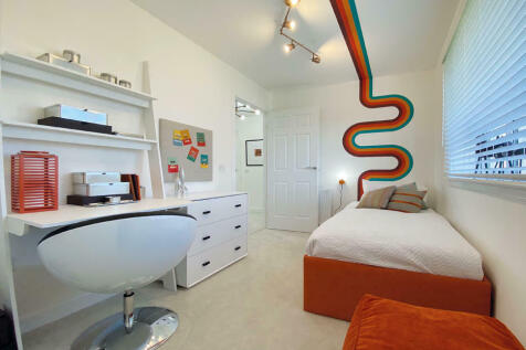 Leven show home