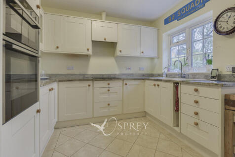 Kitchen/Breakfast...